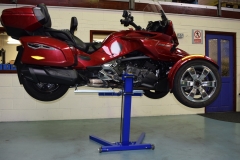 Lifting Canam Spyder F3T