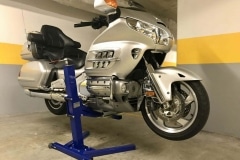 GL1800 Goldwing on Big Blue Power Lift