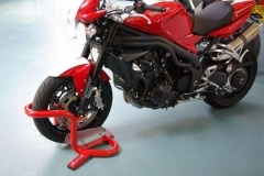Triumph speed triple wheel chock