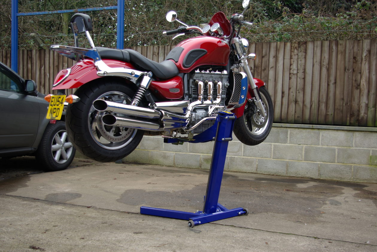 Triumph Rocket 3/3R/GT Lift – Jack | Motorcycle Lift | EazyRizer